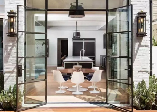 Combinação de design especial para portas de entrada de apartamentos